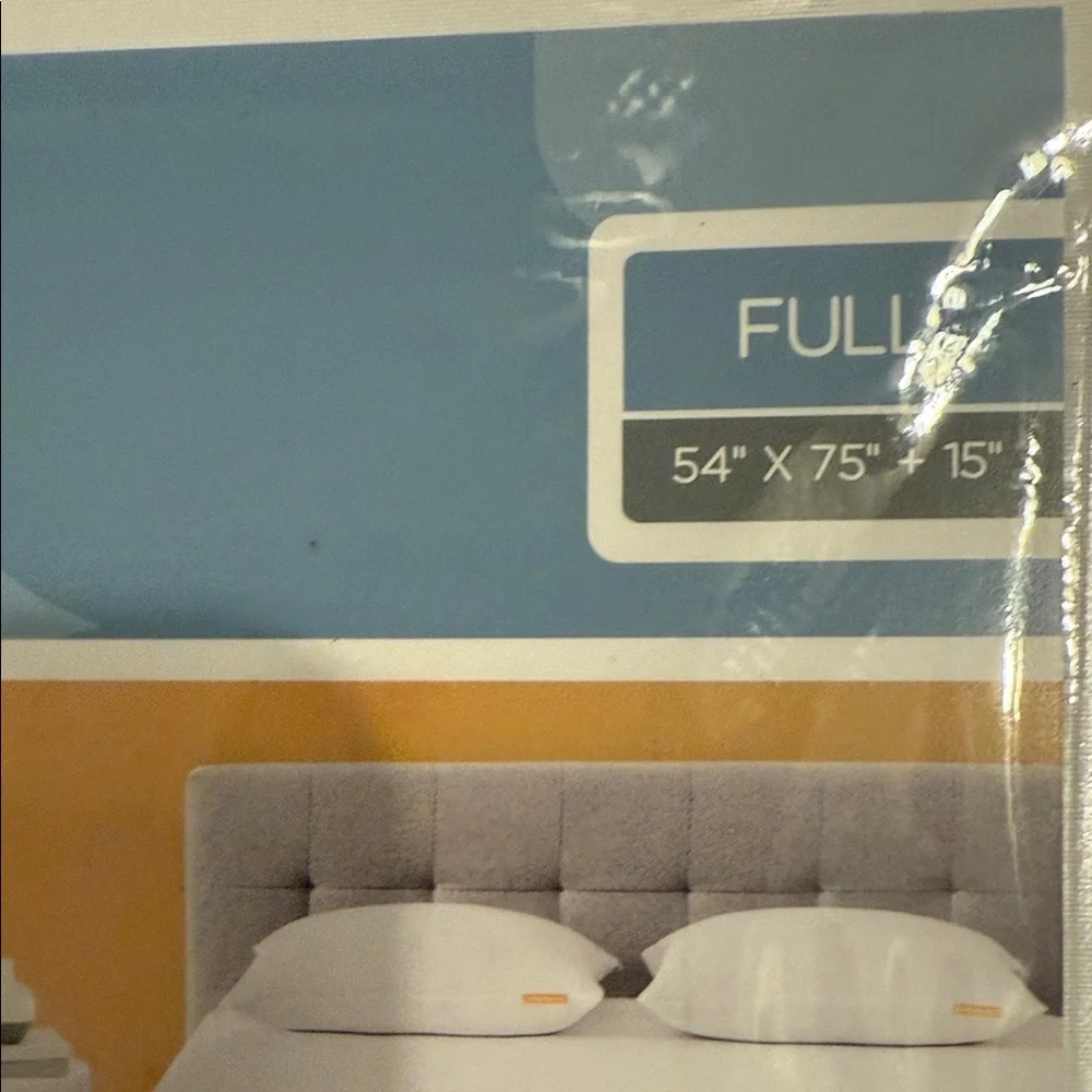 Simmons Full Size White Mattress Protector NIP Moisture Wicking Cleans-up Nice
